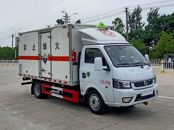 東風途逸腐蝕性物品廂式運輸車