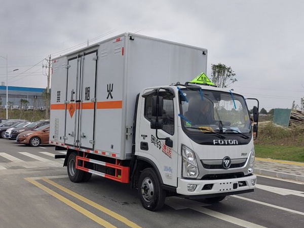 奧鈴藍(lán)牌爆破器材運輸車