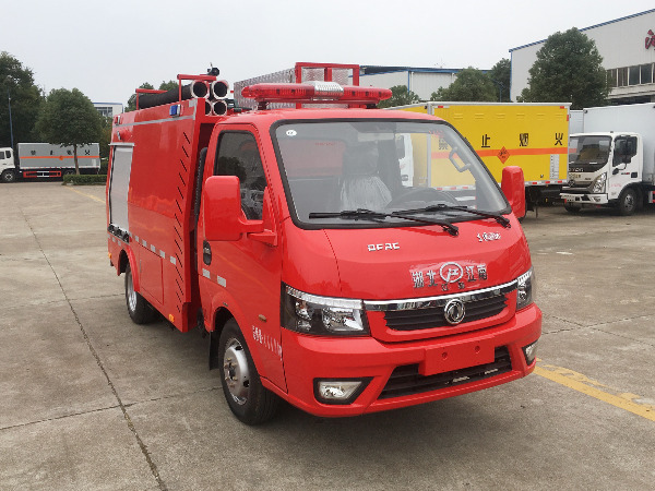 東風(fēng)途逸遠程供水管線車