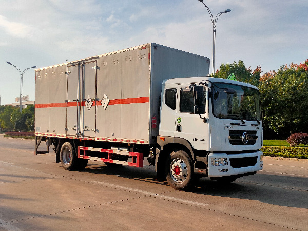 東風D9毒性氣體廂式運輸車