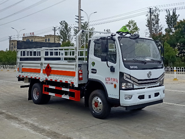 東風5噸氣瓶運輸車